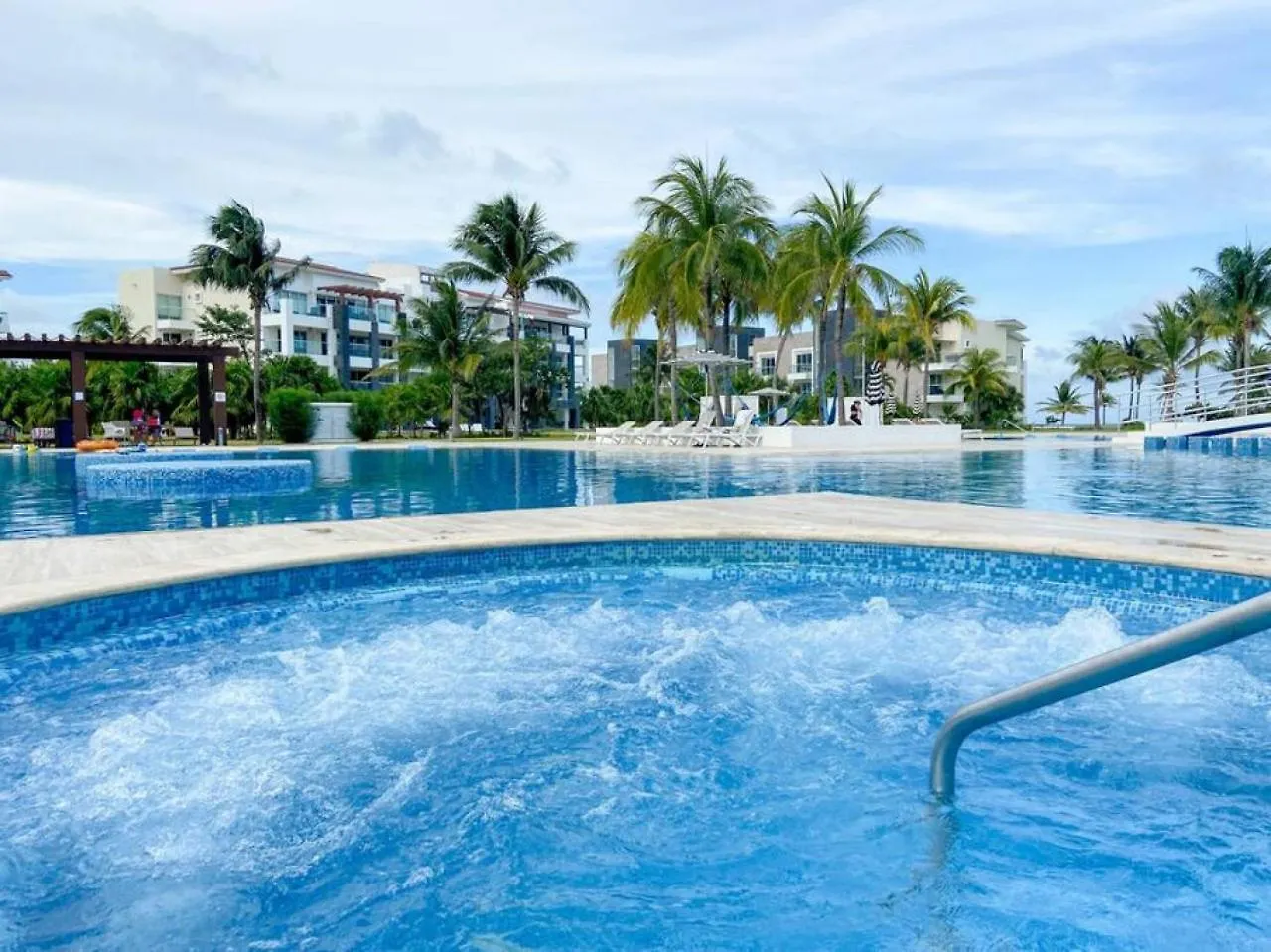 3Br Home With Private Pool Beach And Resort Amenities Playa del Carmen Apartment
